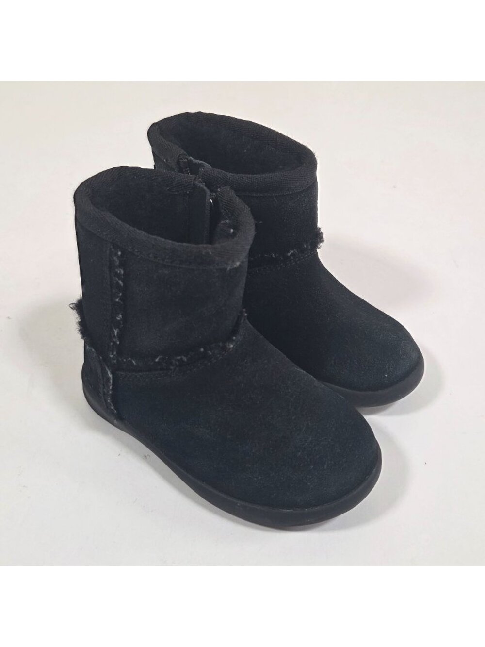 UGG Toddler Booties Size 6 Black Sheepskin Lined Infant Winter Boots